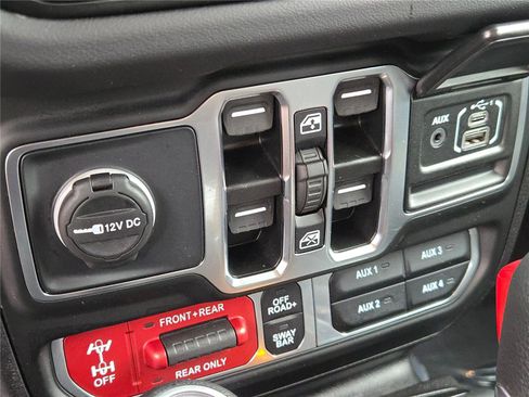 Certified 2025 Jeep Wrangler Unlimited Rubicon 4xe w/ Safety Group AWD/4WD image 29