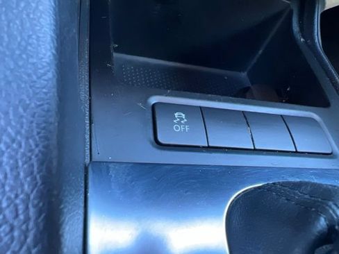 Used 2010 Volkswagen Jetta Limited Edition FWD image 19
