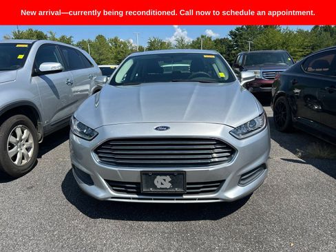 Used 2016 Ford Fusion SE FWD image 1