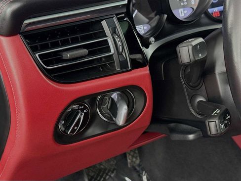 Used 2024 Porsche Macan S image 10