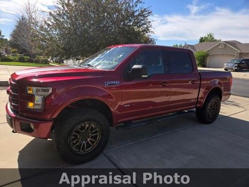 Used 2015 Ford F150 XLT w/ Equipment Group 302A Luxury AWD/4WD image 3