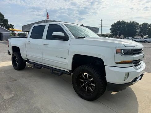 Used 2017 Chevrolet Silverado 1500 LT w/ All Star Edition AWD/4WD image 4
