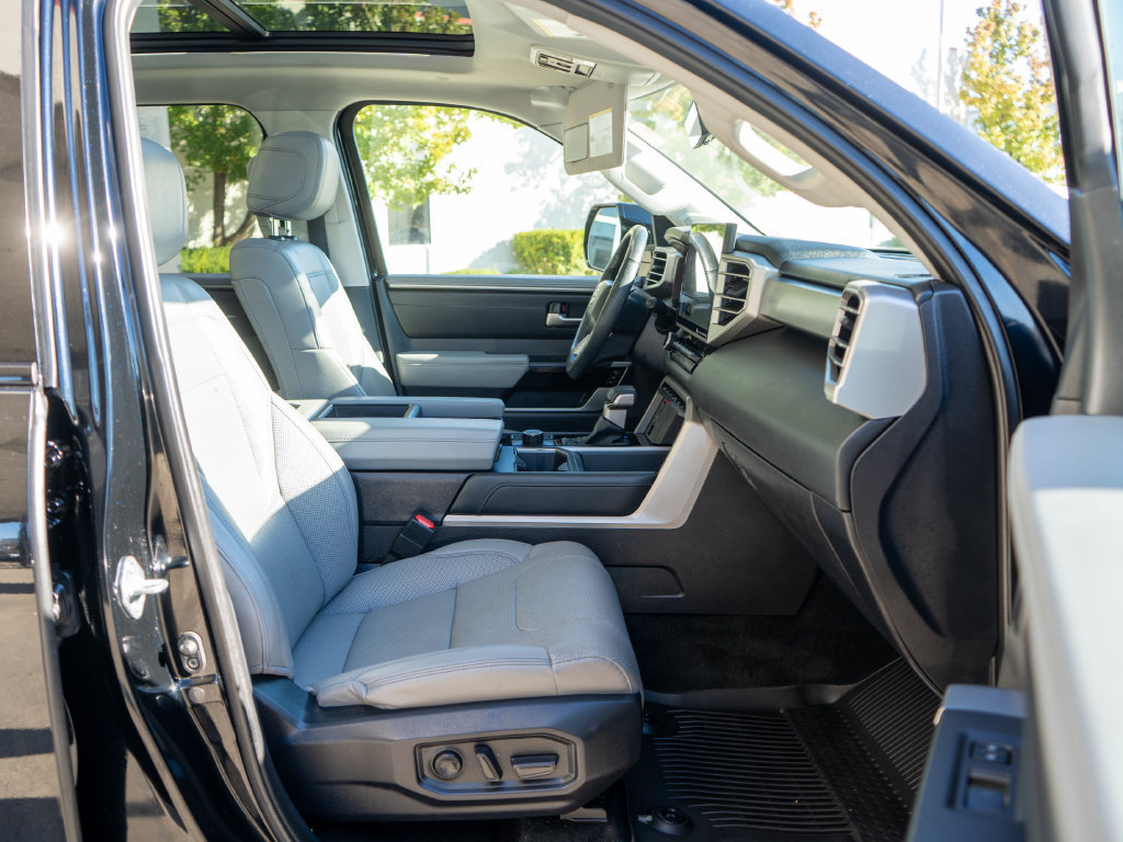 Used 2024 Toyota Tundra Limited AWD/4WD image 10