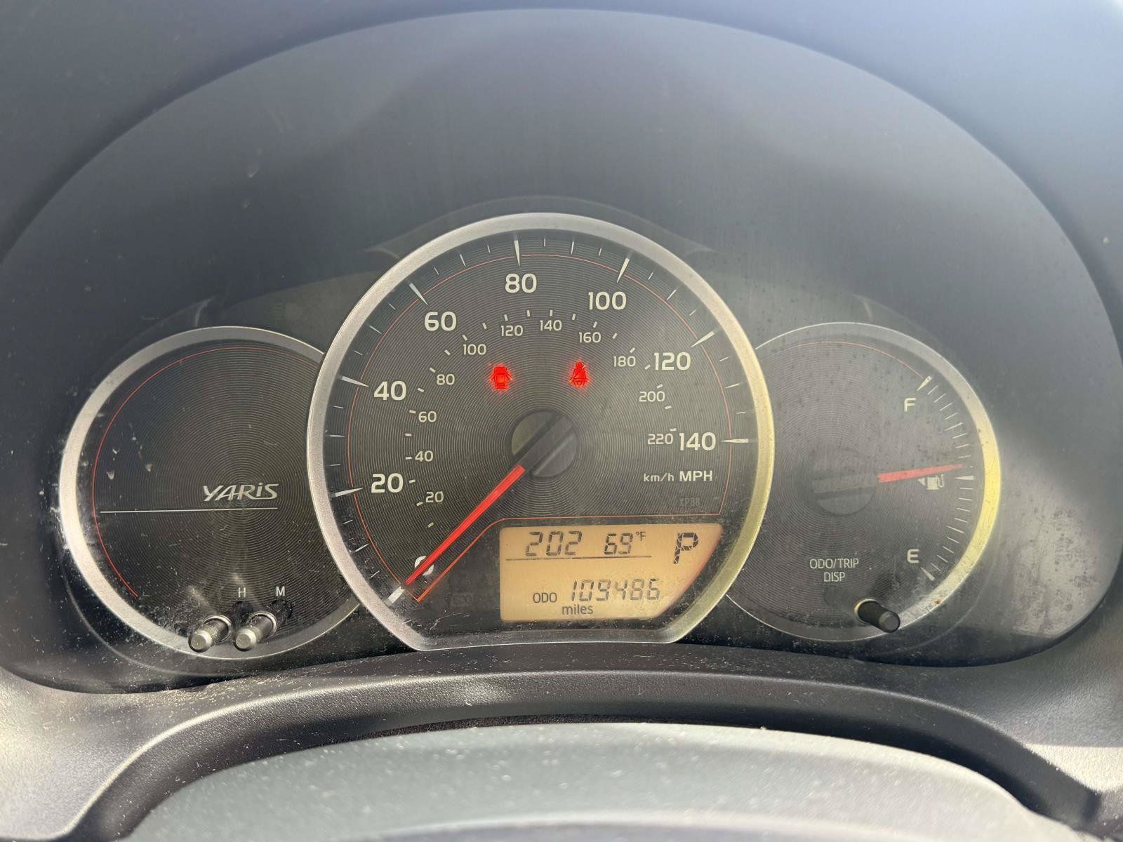Used 2014 Toyota Yaris LE FWD image 23
