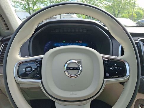 Used 2023 Volvo XC90 B6 Plus AWD/4WD image 22