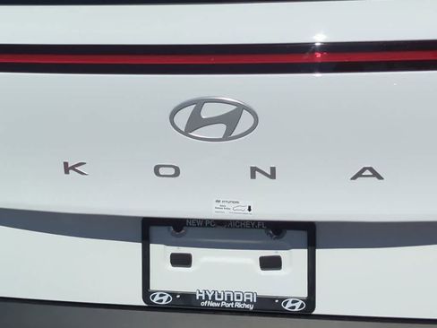 New 2025 Hyundai Kona SE FWD image 12