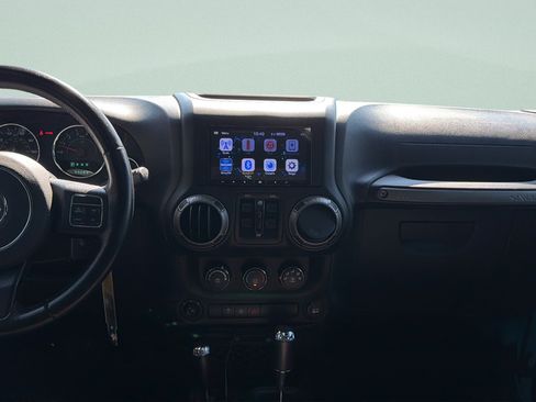 Used 2018 Jeep Wrangler Unlimited Sport S AWD/4WD image 10