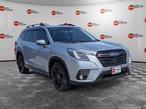 Used 2022 Subaru Forester Limited AWD/4WD image 3
