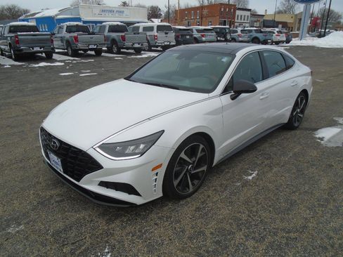 Used 2022 Hyundai Sonata SEL Plus w/ Cargo Package image 2