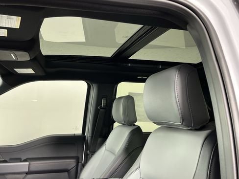 New 2025 Ford F150 Lightning Lariat image 19