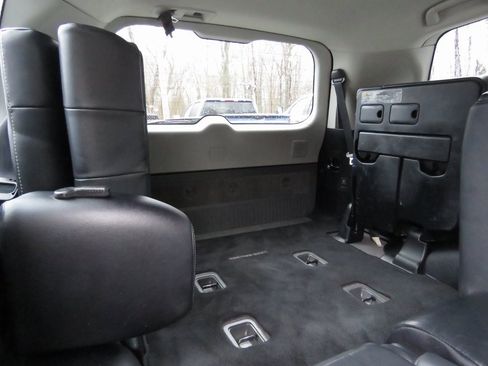 Used 2014 Toyota Land Cruiser image 17