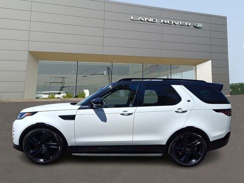 Used 2025 Land Rover Discovery Dynamic SE AWD/4WD image 6