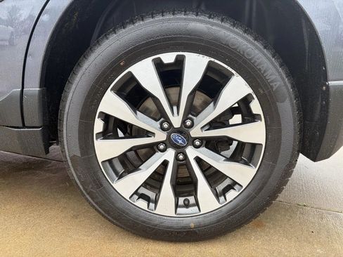 Used 2016 Subaru Outback 2.5i Limited AWD/4WD image 9