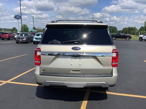 Used 2018 Ford Expedition Max XLT w/ Equipment Group 202A AWD/4WD image 5