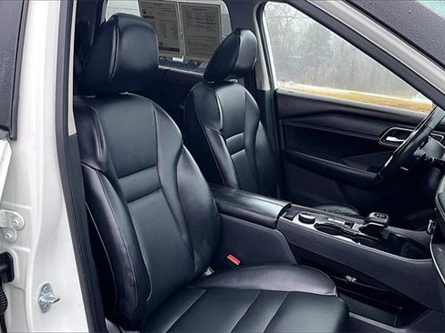 Used 2021 Nissan Rogue SV w/ Premium Package image 22