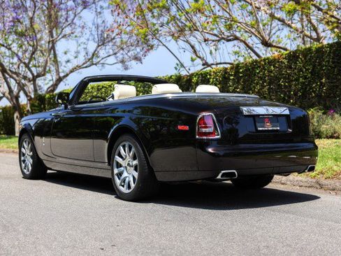 Used 2015 Rolls-Royce Phantom Drophead Coupe image 3