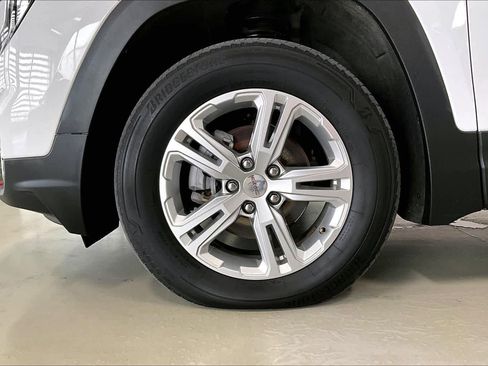 Used 2022 GMC Terrain SLE w/ Driver Convenience Package image 8