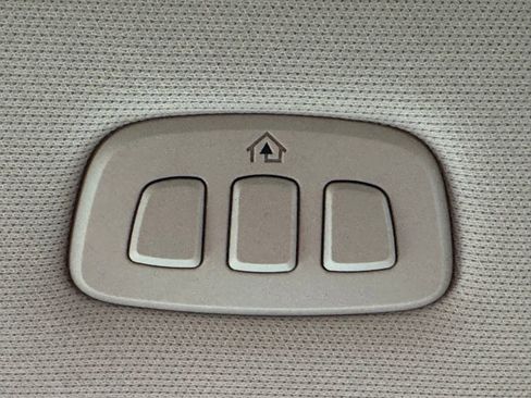 Used 2022 Ford Explorer Limited w/ Equipment Group 301A image 21