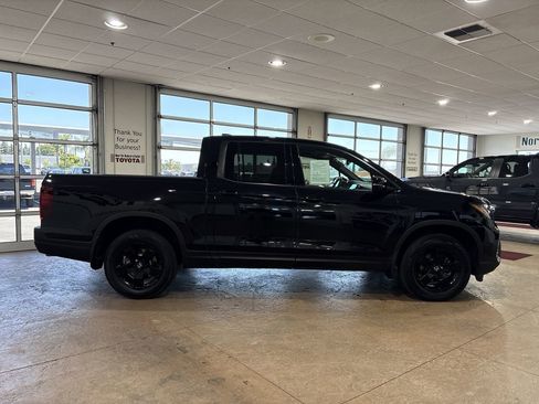 Used 2024 Honda Ridgeline Black Edition image 3