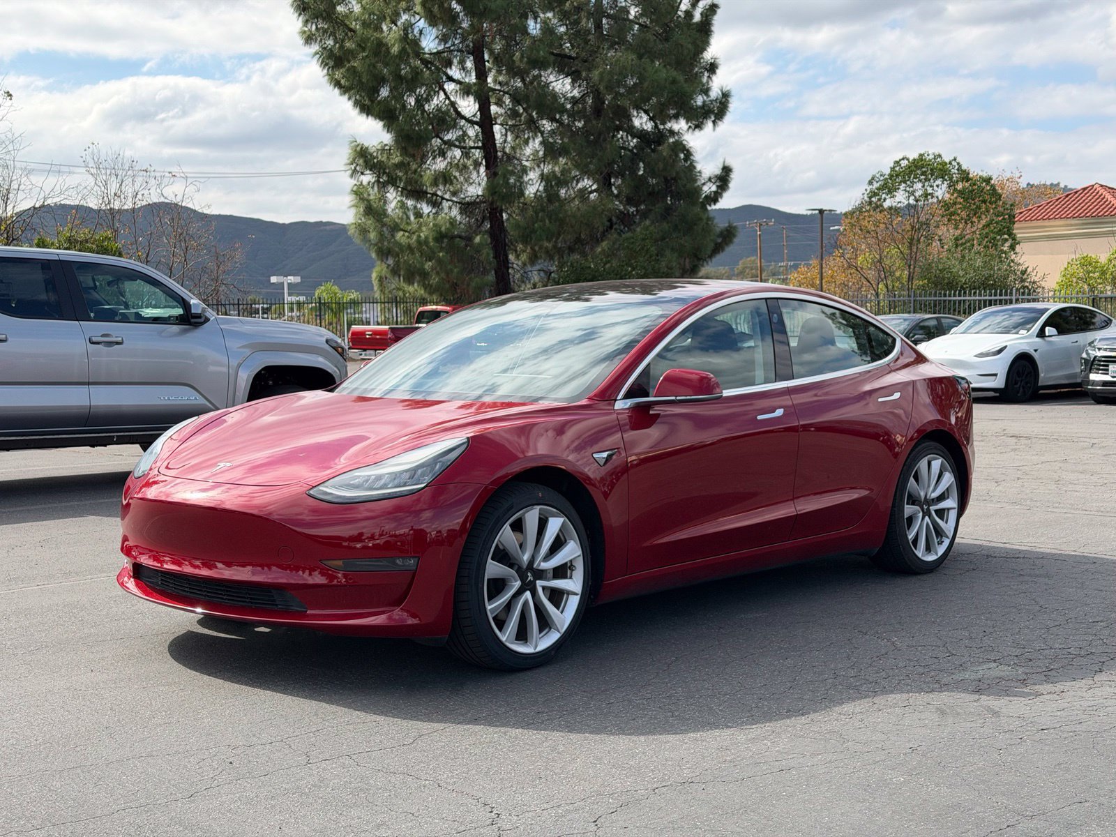 Used 2017 Tesla Model 3 Long Range RWD image 3
