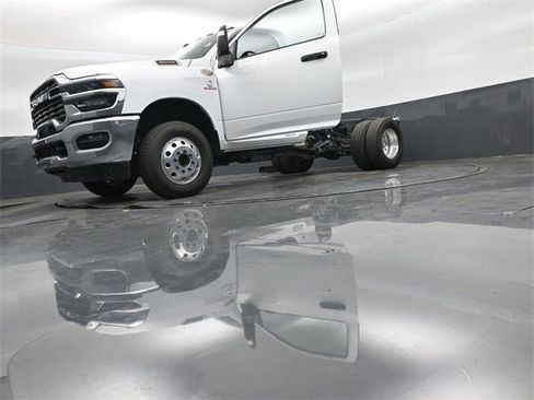 New 2026 RAM 3500 Tradesman w/ Chrome Appearance Group image 43