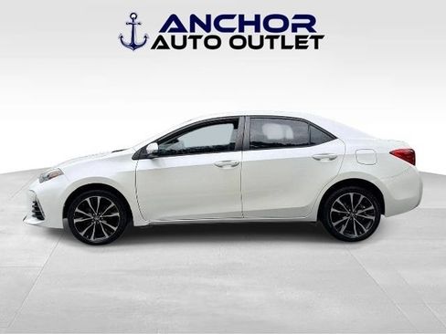 Used 2017 Toyota Corolla SE w/ SE Premium Package FWD image 5