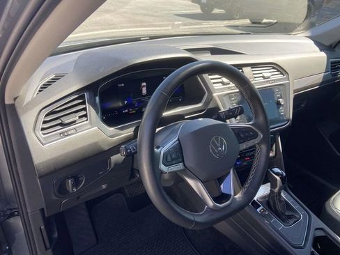 Used 2024 Volkswagen Tiguan SE image 14