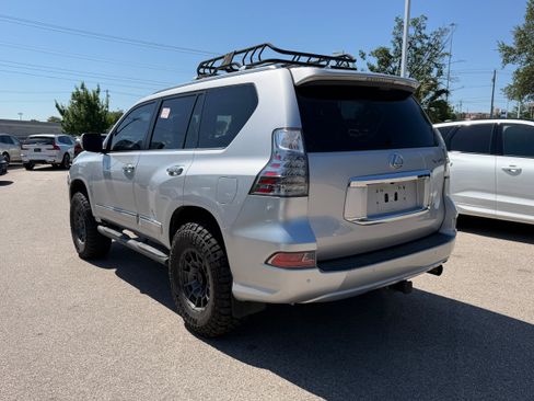Used 2016 Lexus GX 460 w/ Premium Package AWD/4WD image 4