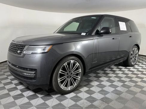 Used 2024 Land Rover Range Rover SE AWD/4WD image 2