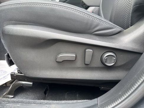 Used 2021 Subaru Forester Premium AWD/4WD image 9