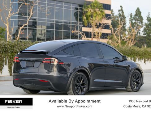 Used 2024 Tesla Model X image 8