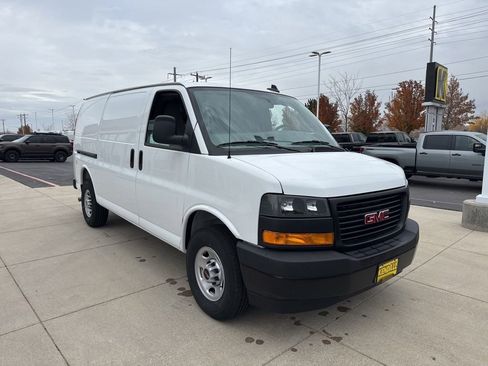 New 2024 GMC Savana 2500 w/ Driver Convenience Package image 33