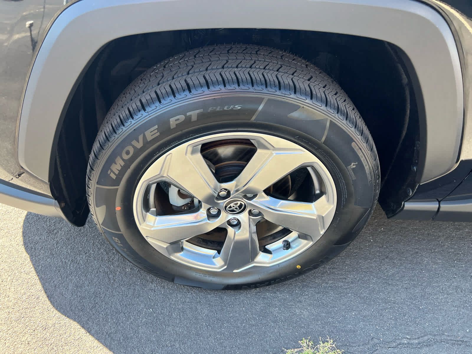 Used 2020 Toyota RAV4 Limited AWD/4WD image 6