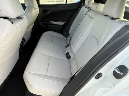 New 2025 Lexus UX 300h FWD image 27