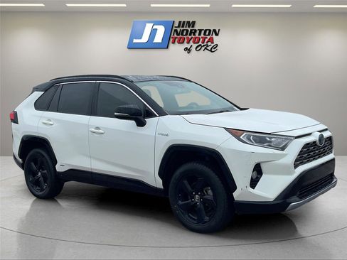 Used 2019 Toyota RAV4 XSE image 3