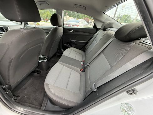 Used 2021 Hyundai Accent SE image 12