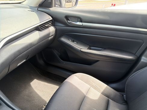 Used 2022 Nissan Altima 2.5 SV FWD image 24