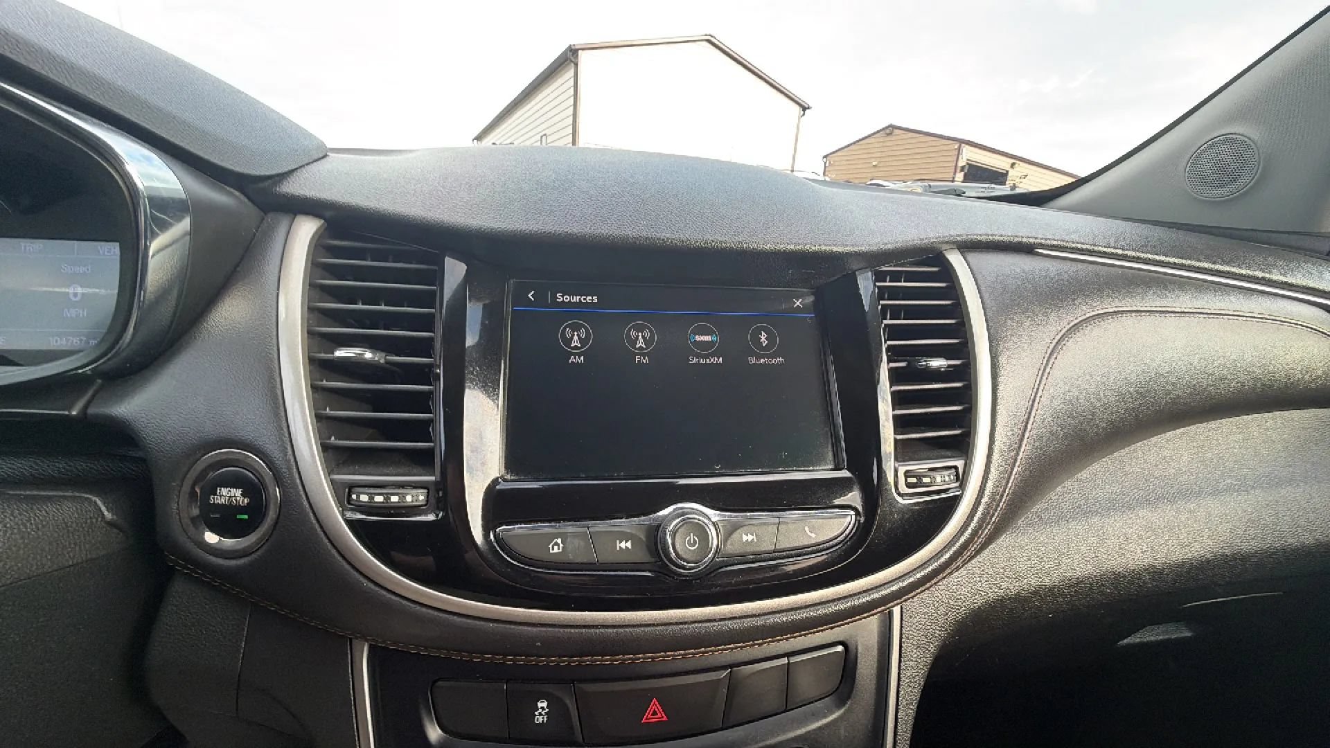 Used 2019 Chevrolet Trax LT w/ LT Convenience Package FWD image 8