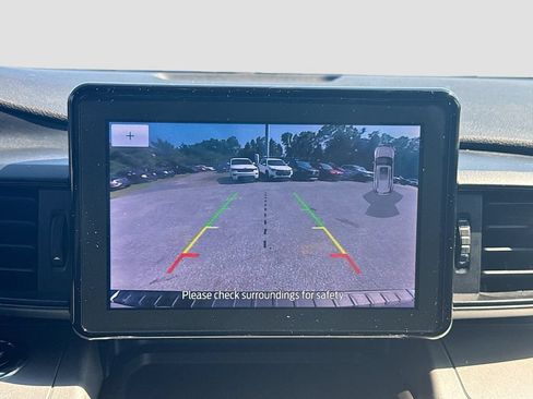 Used 2022 Ford Explorer XLT AWD/4WD image 13
