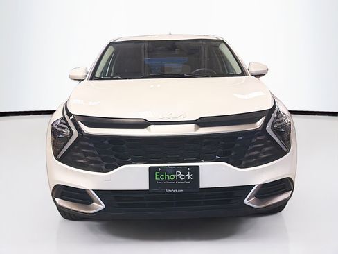 Used 2025 Kia Sportage LX image 2