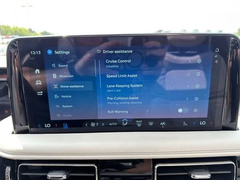 Used 2025 Lincoln Aviator Reserve w/ Equipment Group 201A AWD/4WD image 39