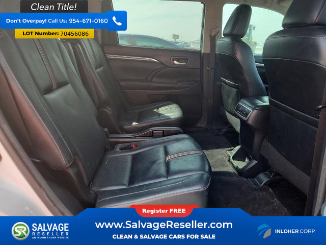 Used 2017 Toyota Highlander SE FWD image 15