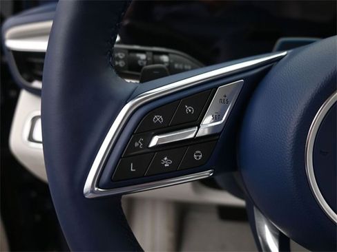 Certified 2025 Buick Enclave Avenir image 34