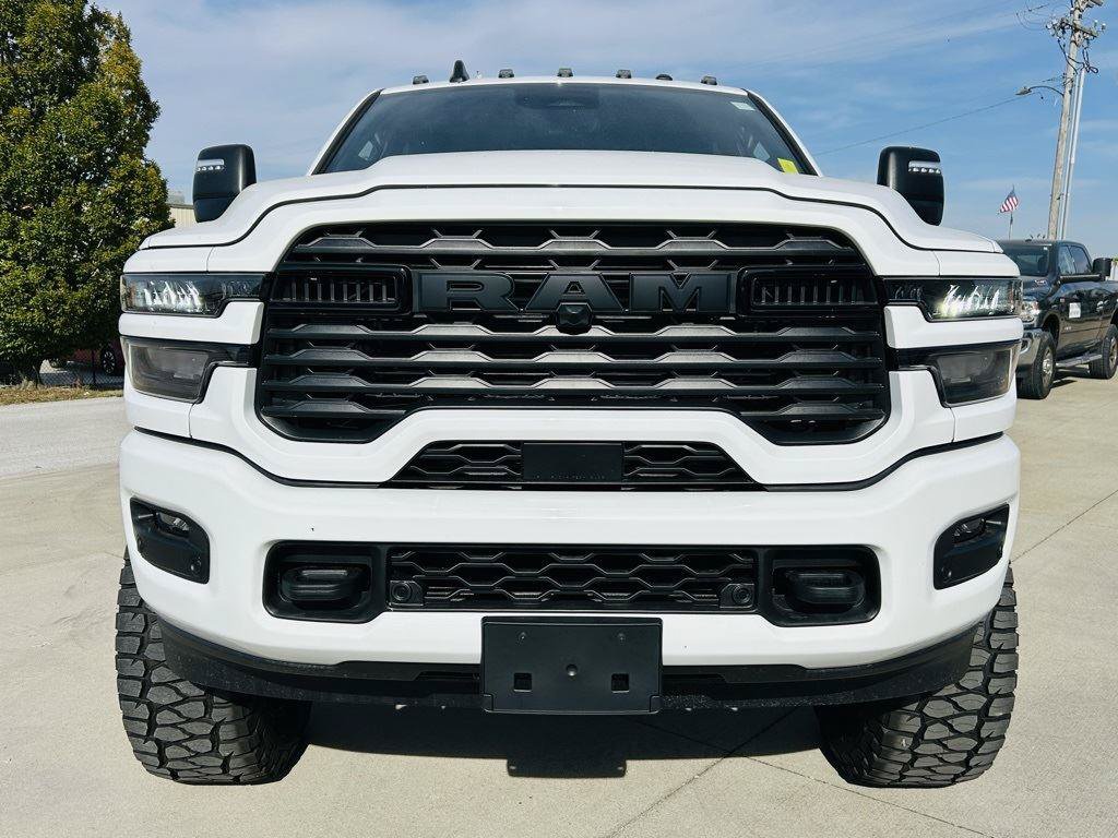 New 2025 RAM 3500 Big Horn AWD/4WD image 32