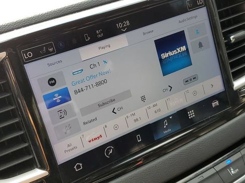 Used 2023 Chrysler Pacifica Touring-L FWD image 29