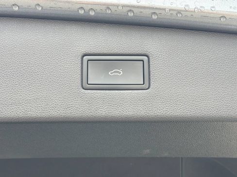 Certified 2024 Volkswagen Tiguan SE R-Line FWD image 29