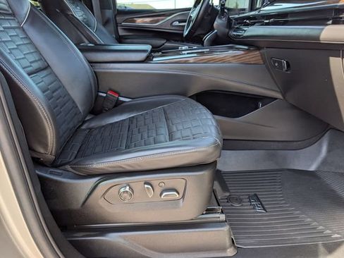 Used 2023 Cadillac Escalade Premium Luxury Platinum AWD/4WD image 27