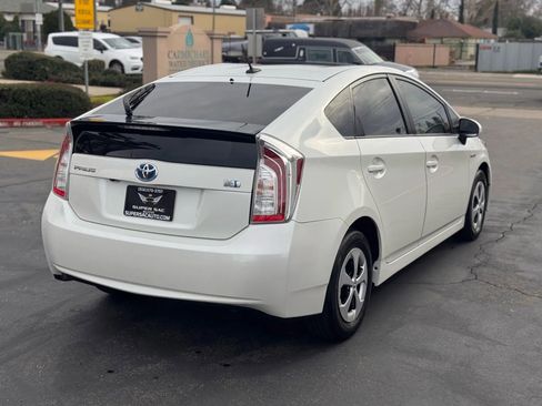 Used 2015 Toyota Prius Four image 6