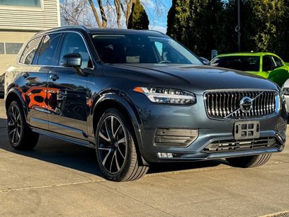 Used 2022 Volvo XC90 T6 Momentum w/ Advanced Package