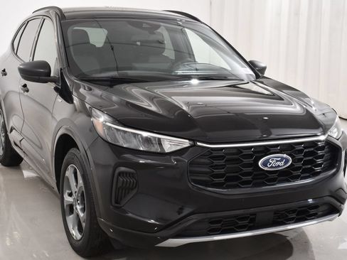 Used 2024 Ford Escape ST-Line w/ Tech Pack #1 AWD/4WD image 4